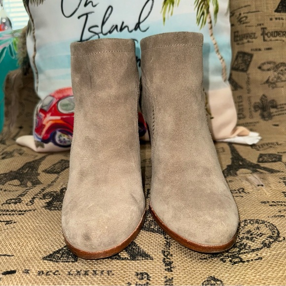 Coach Tan Leather Suede Booties Size 7 
Excellent Condition - Picture 3 of 11